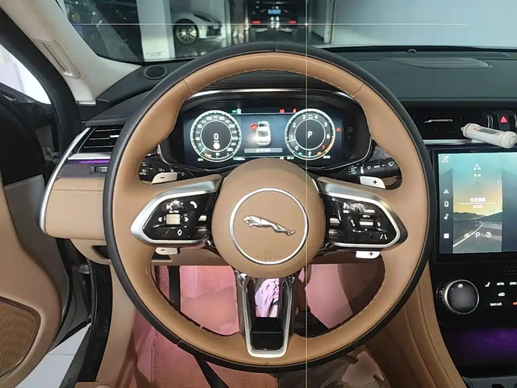 Jaguar XFL — фото 11