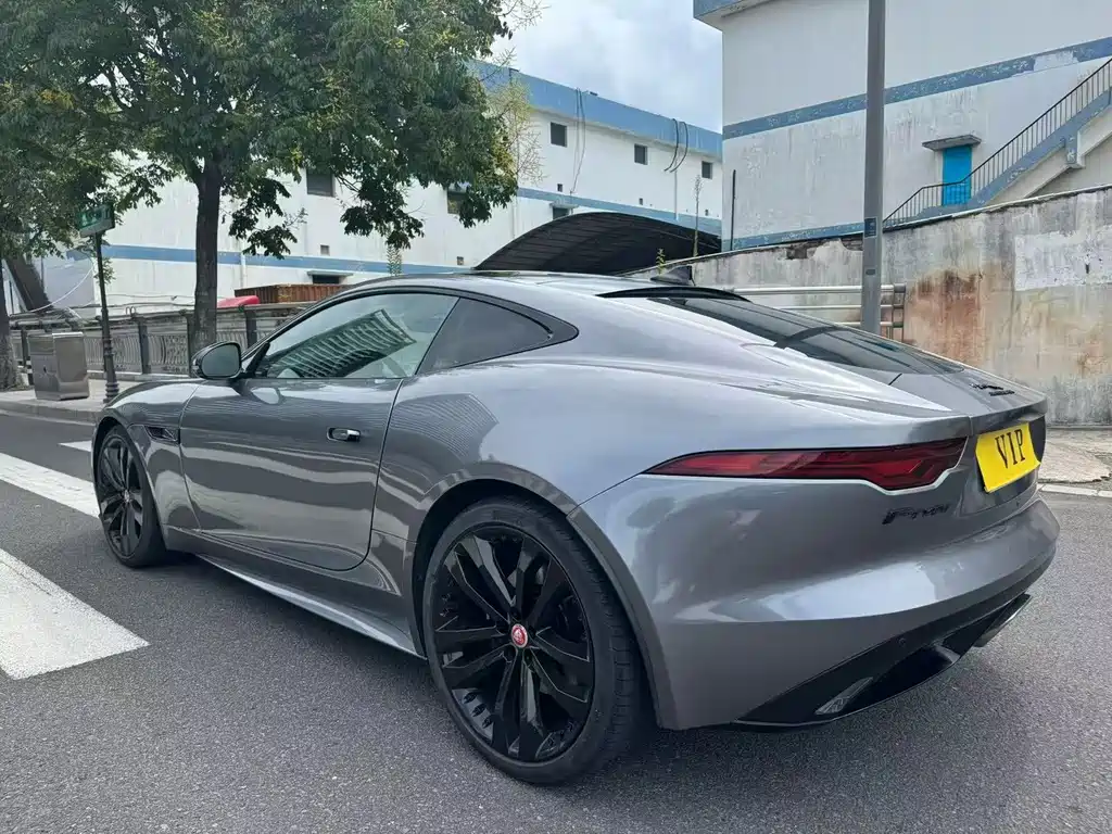 Jaguar F-TYPE — фото 9