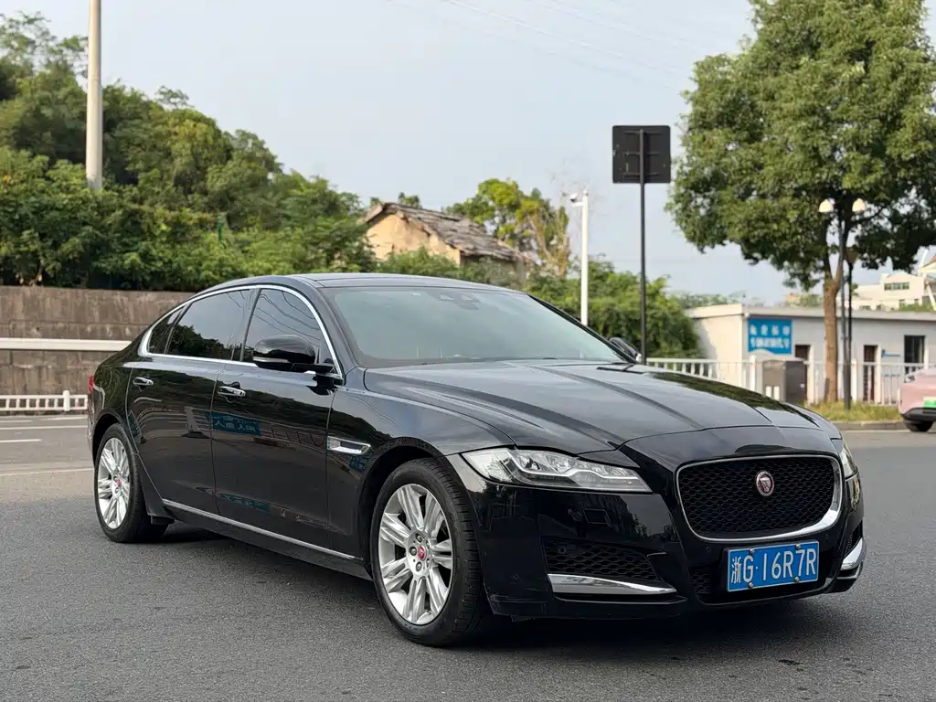 Jaguar XFL — фото 3