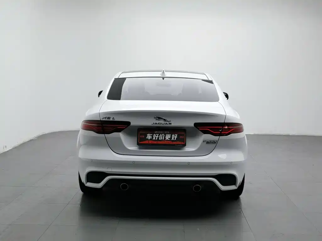 Jaguar XEL — фото 4