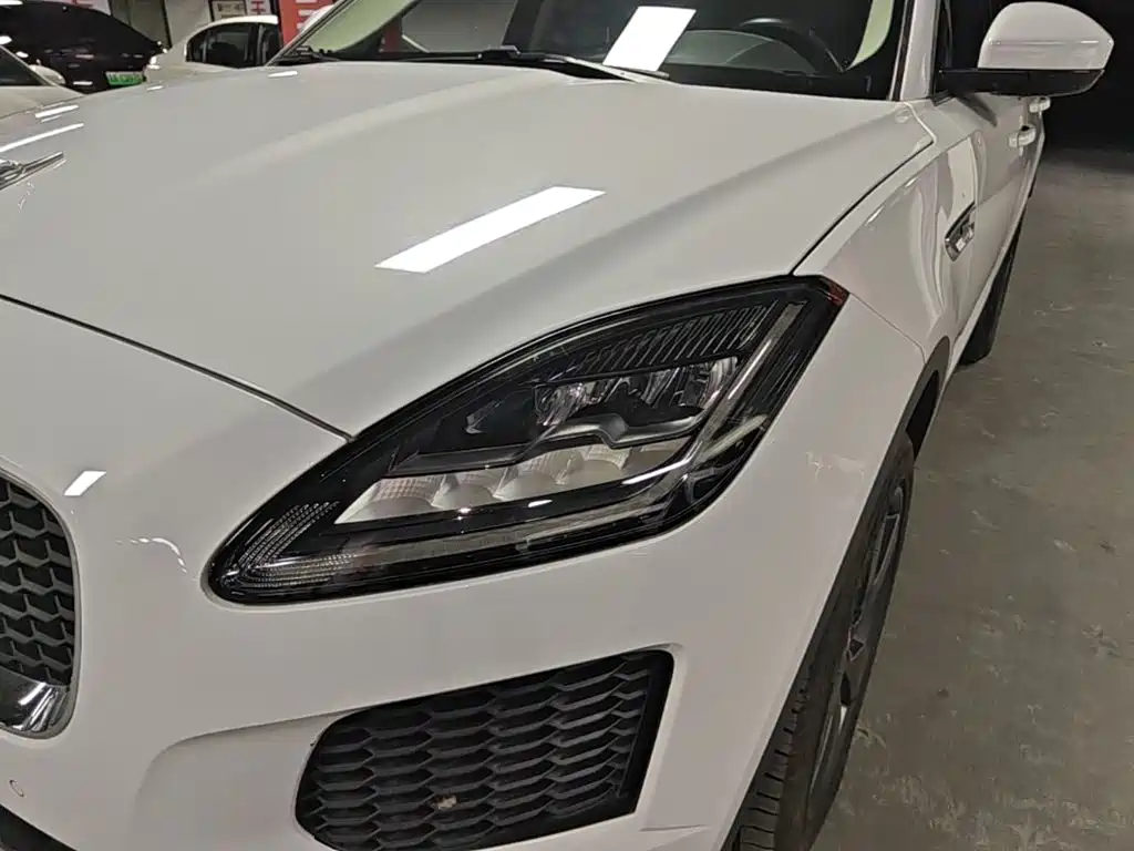 Jaguar E-PACE — фото 24