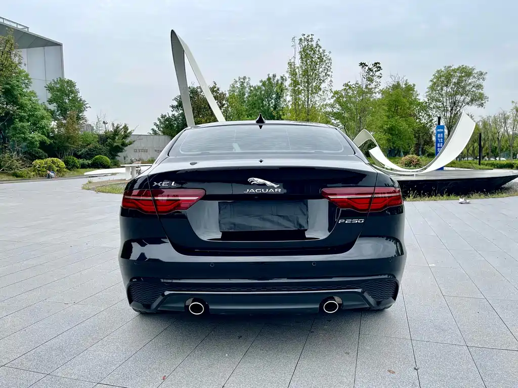 Jaguar XEL — фото 17