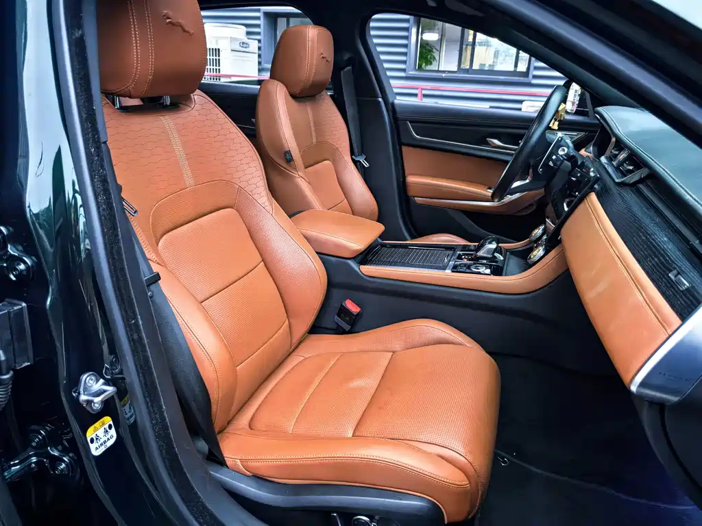 Jaguar XFL — фото 11