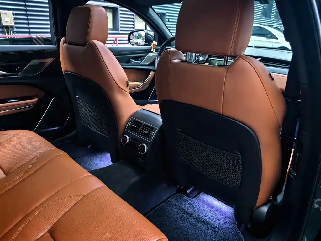 Jaguar XFL — фото 10