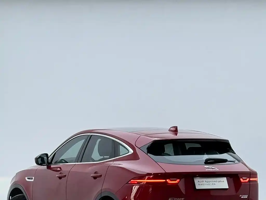 Jaguar E-PACE — фото 5