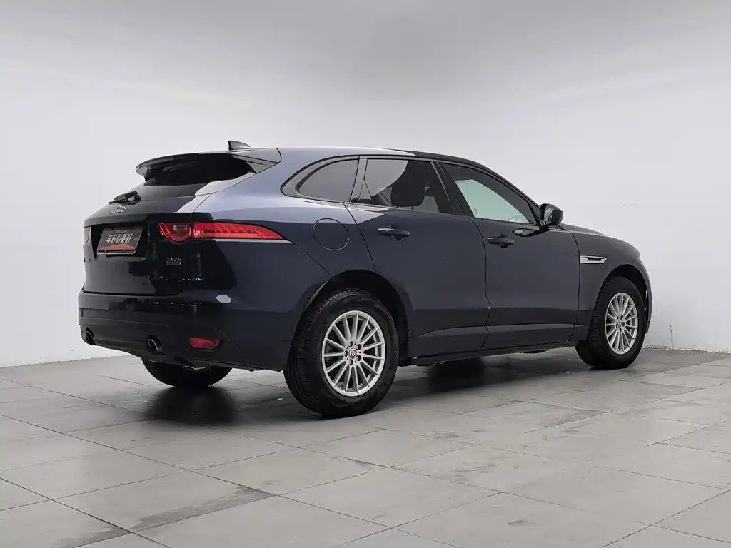 Jaguar F-PACE — фото 2