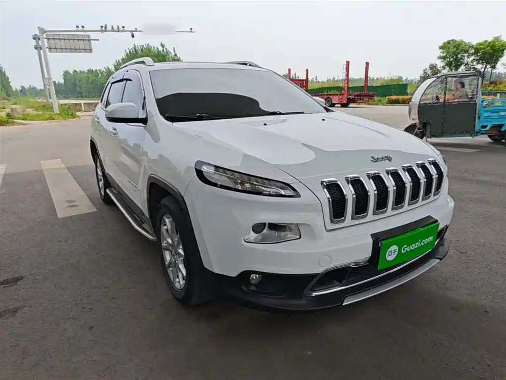 Jeep Cherokee — фото 4
