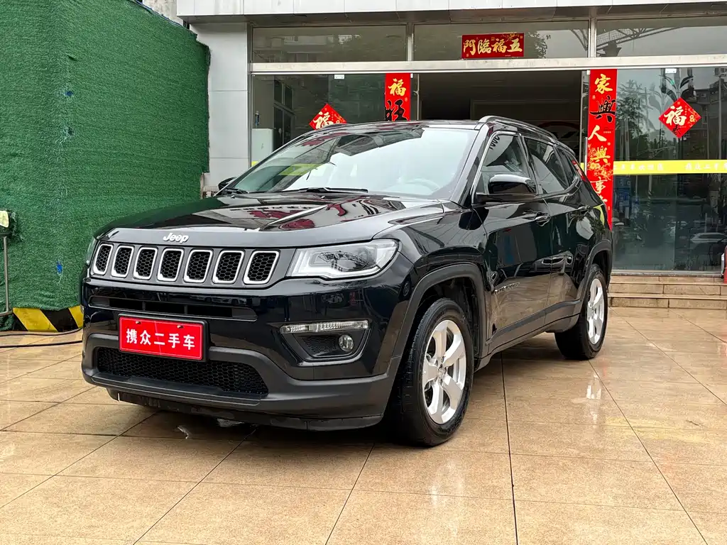 Jeep Compass — фото 2