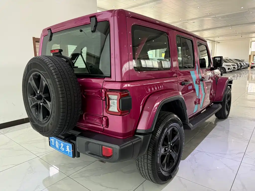 Jeep Wrangler — фото 17
