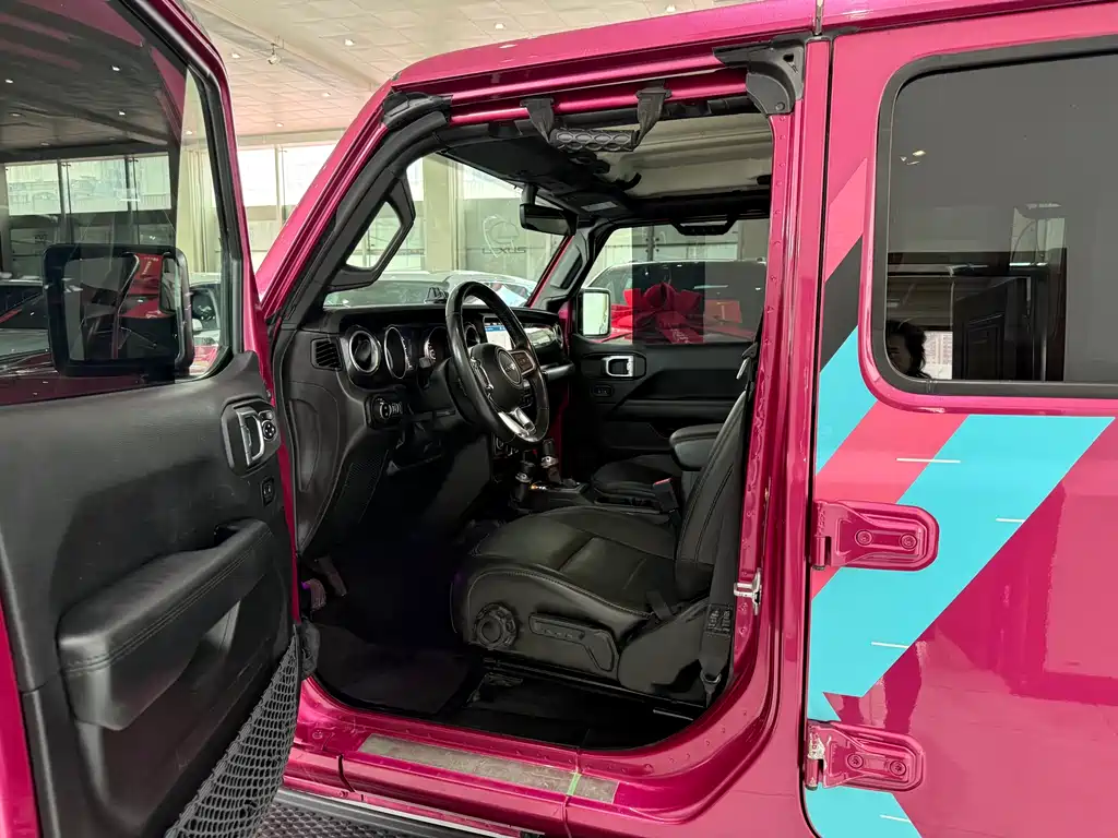 Jeep Wrangler — фото 6