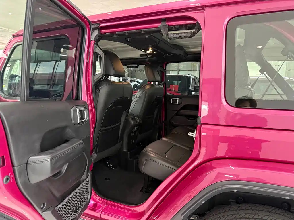 Jeep Wrangler — фото 7