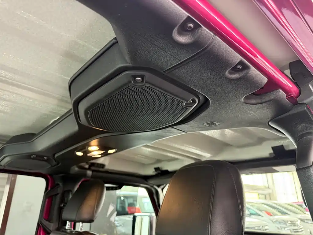 Jeep Wrangler — фото 10