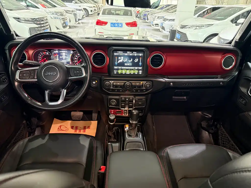 Jeep Wrangler — фото 11