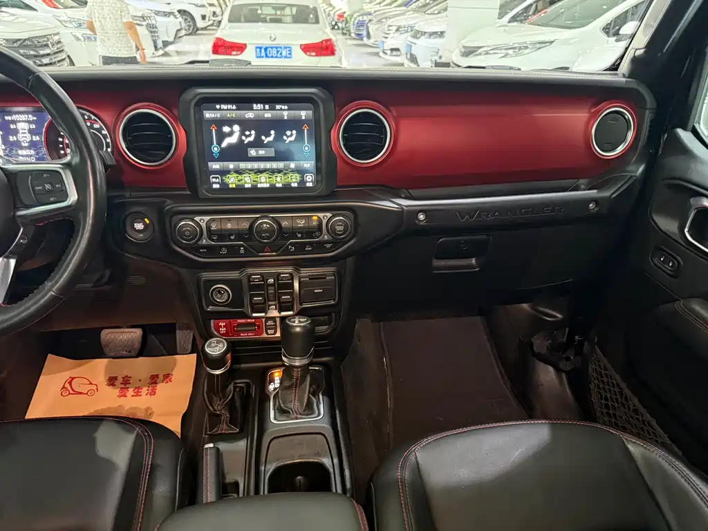 Jeep Wrangler — фото 13