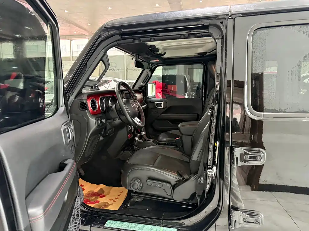 Jeep Wrangler — фото 6