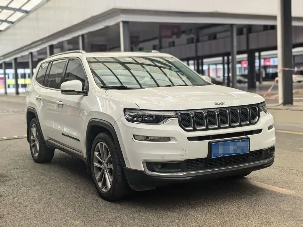 Jeep Grand Commander — фото 3