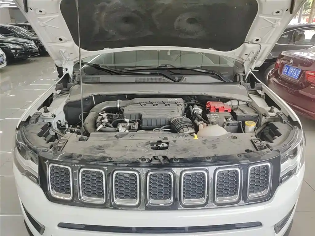 Jeep Compass — фото 20