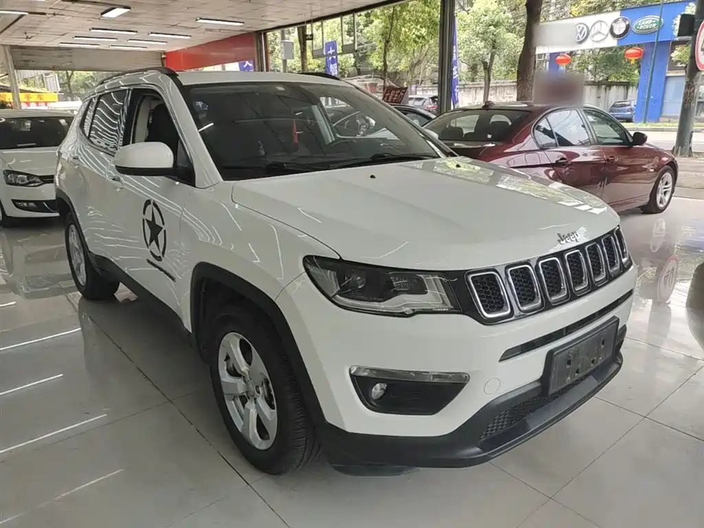 Jeep Compass — фото 4