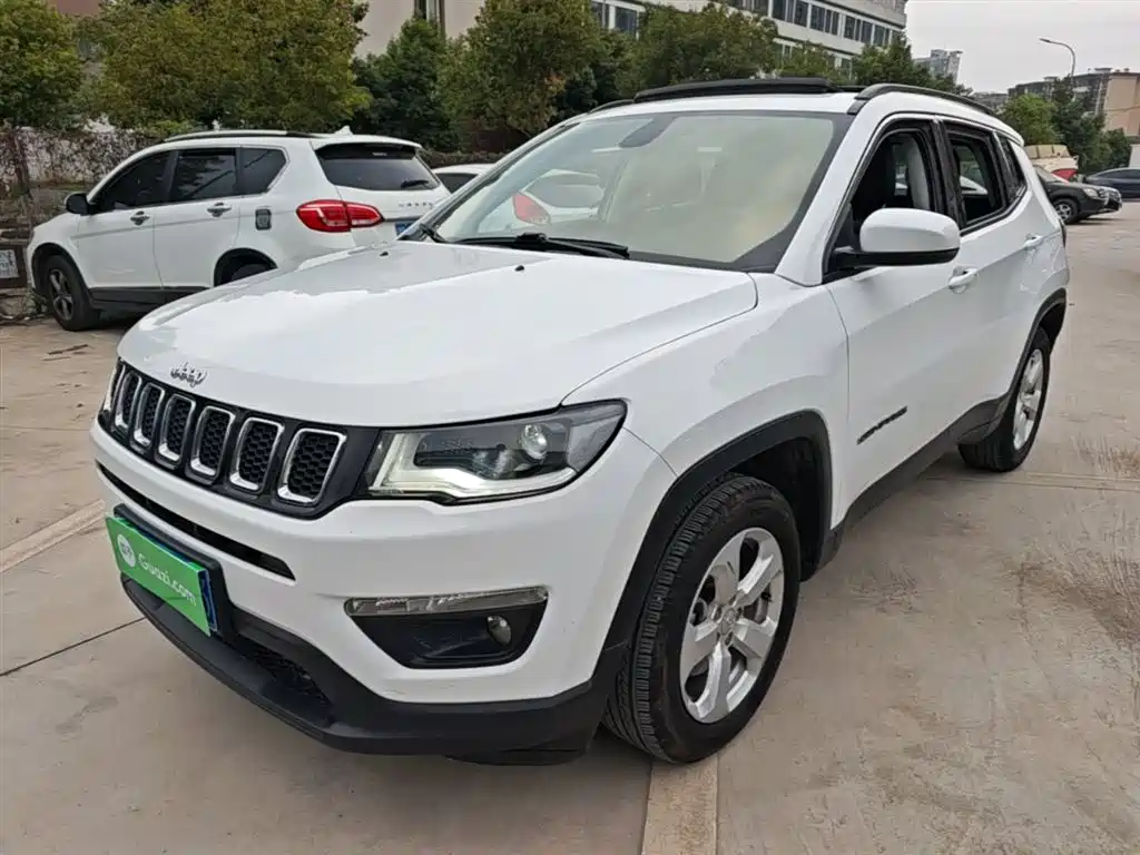 Jeep Compass — фото 2