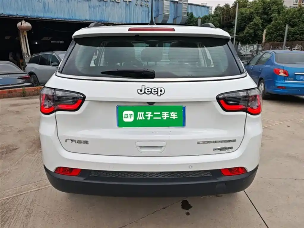 Jeep Compass — фото 6