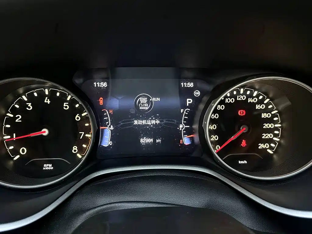 Jeep Compass — фото 13