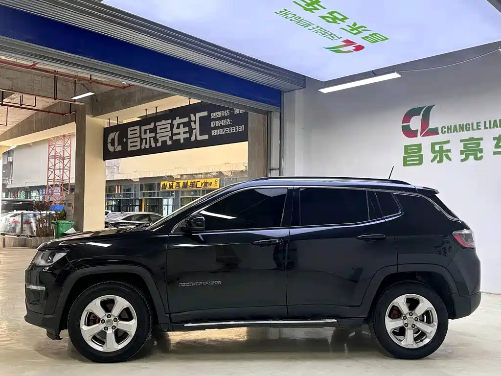 Jeep Compass — фото 4