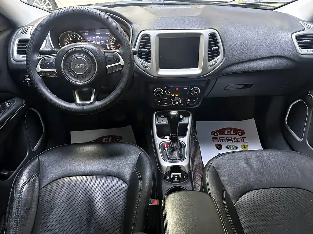 Jeep Compass — фото 10