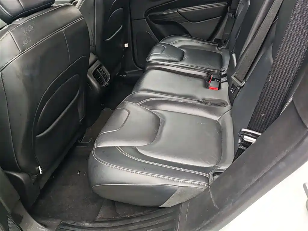 Jeep Cherokee — фото 17