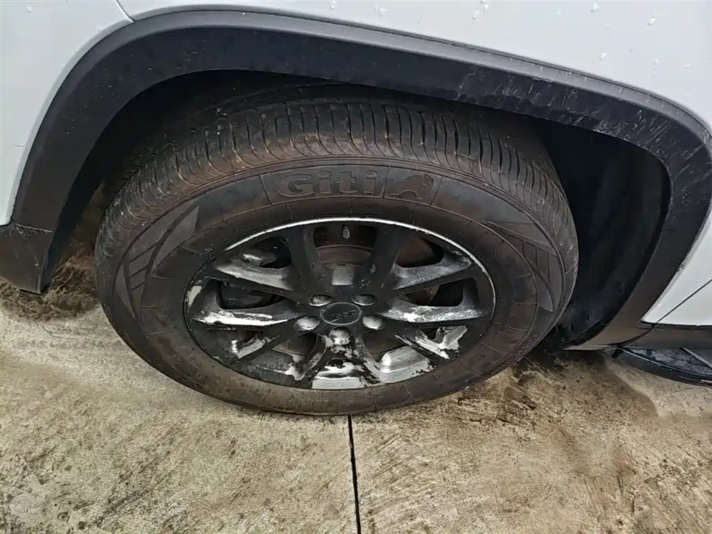 Jeep Cherokee — фото 23