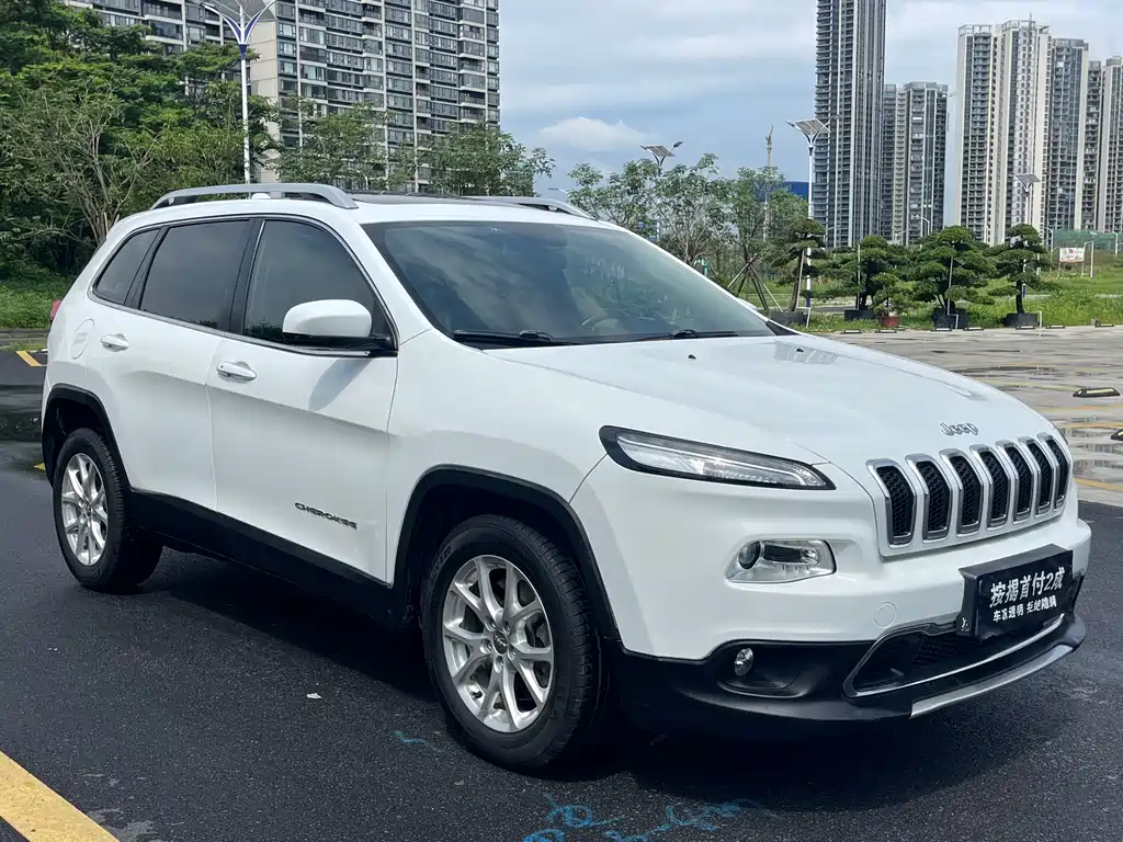 Jeep Cherokee — фото 3