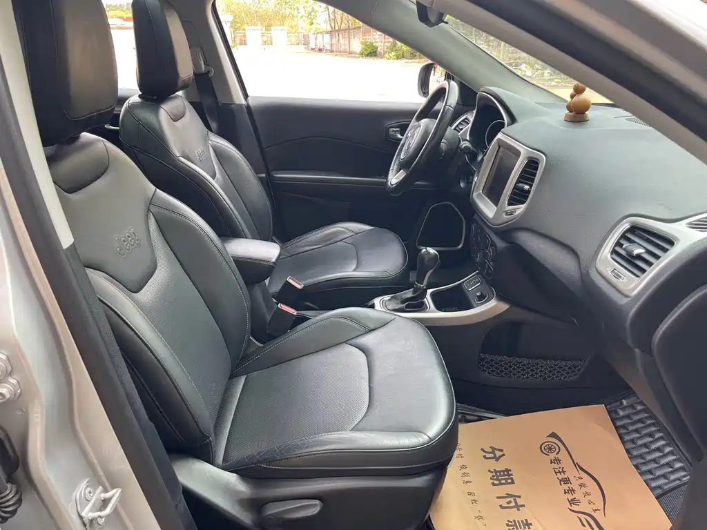 Jeep Compass — фото 18