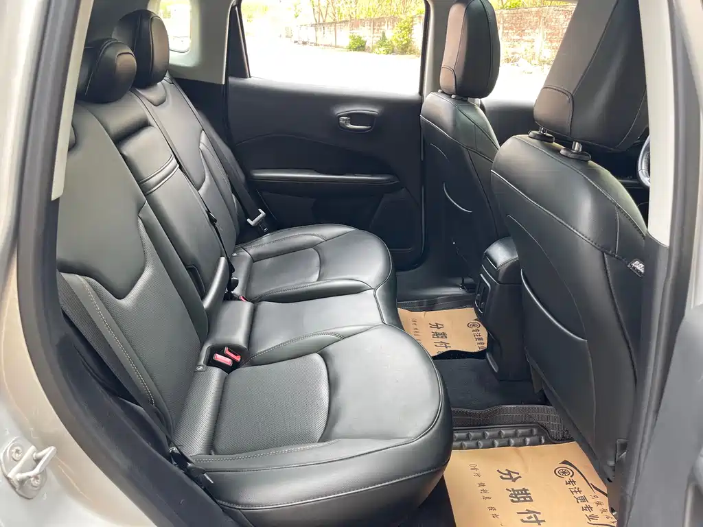 Jeep Compass — фото 19
