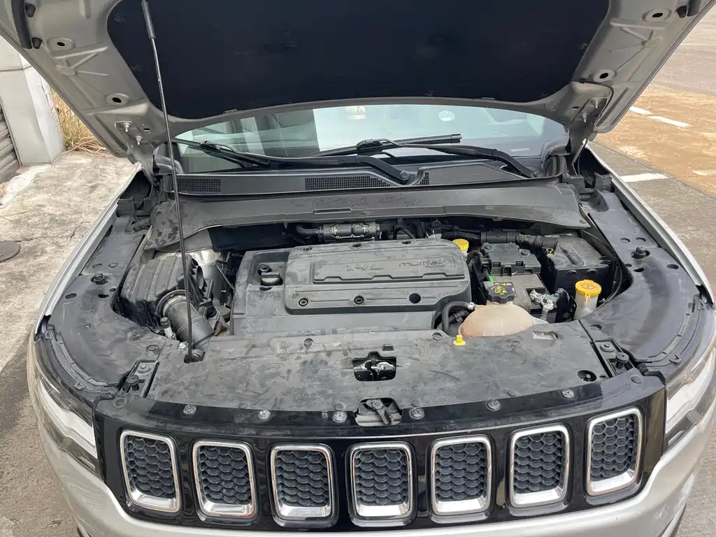 Jeep Compass — фото 21
