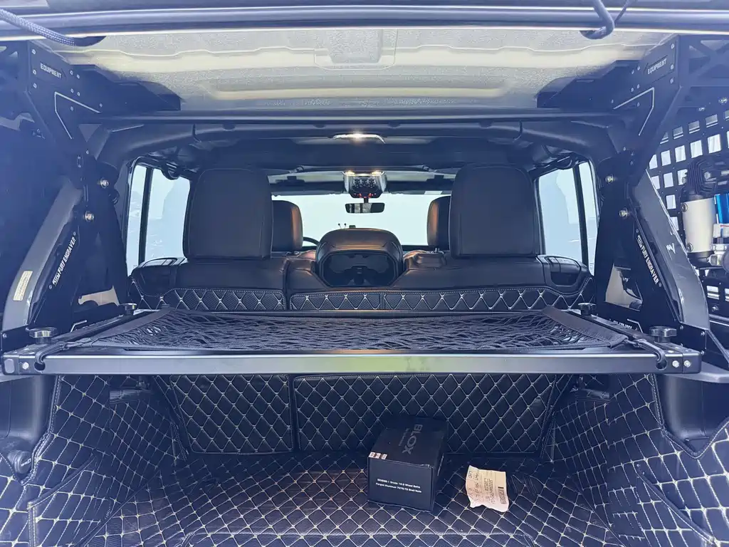 Jeep Wrangler — фото 13