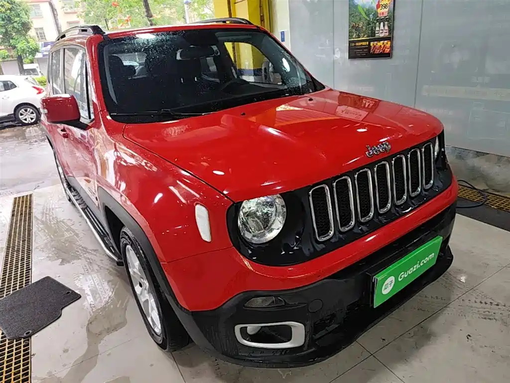 Jeep Renegade — фото 4