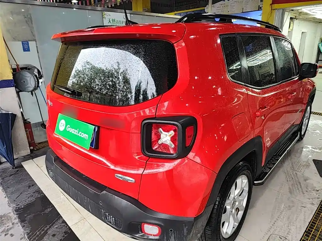 Jeep Renegade — фото 7
