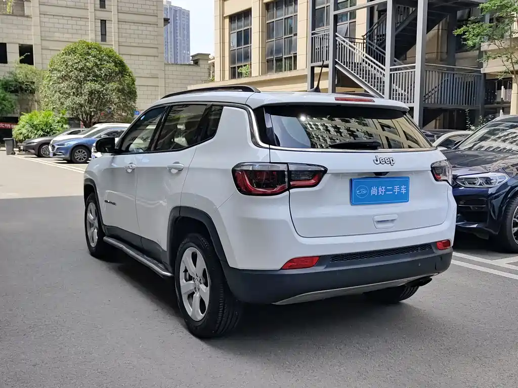 Jeep Compass — фото 4
