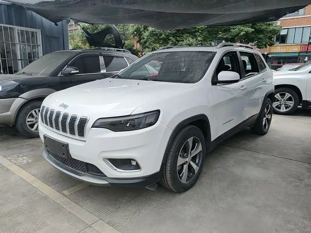 Jeep Cherokee — фото 2