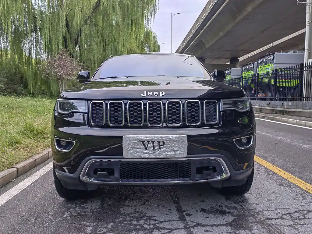 Jeep Grand Cherokee (Import) — фото 2