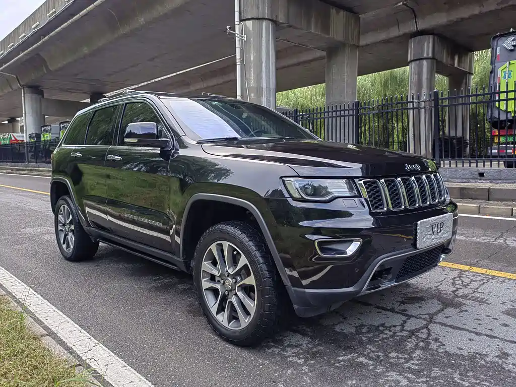 Jeep Grand Cherokee (Import) — фото 3