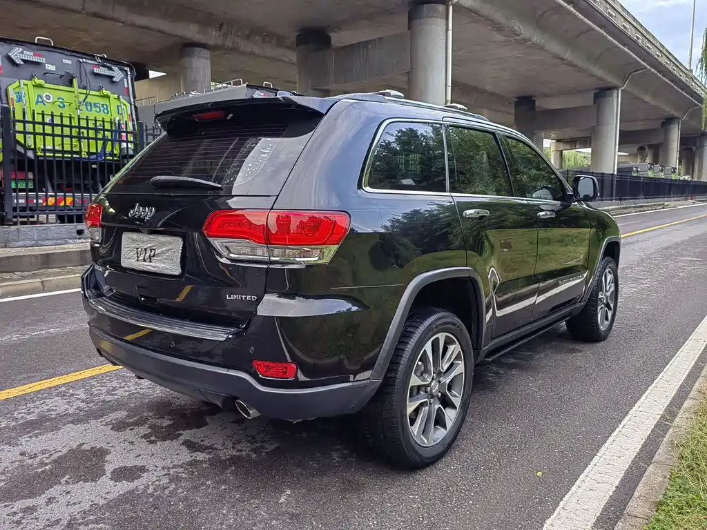 Jeep Grand Cherokee (Import) — фото 6
