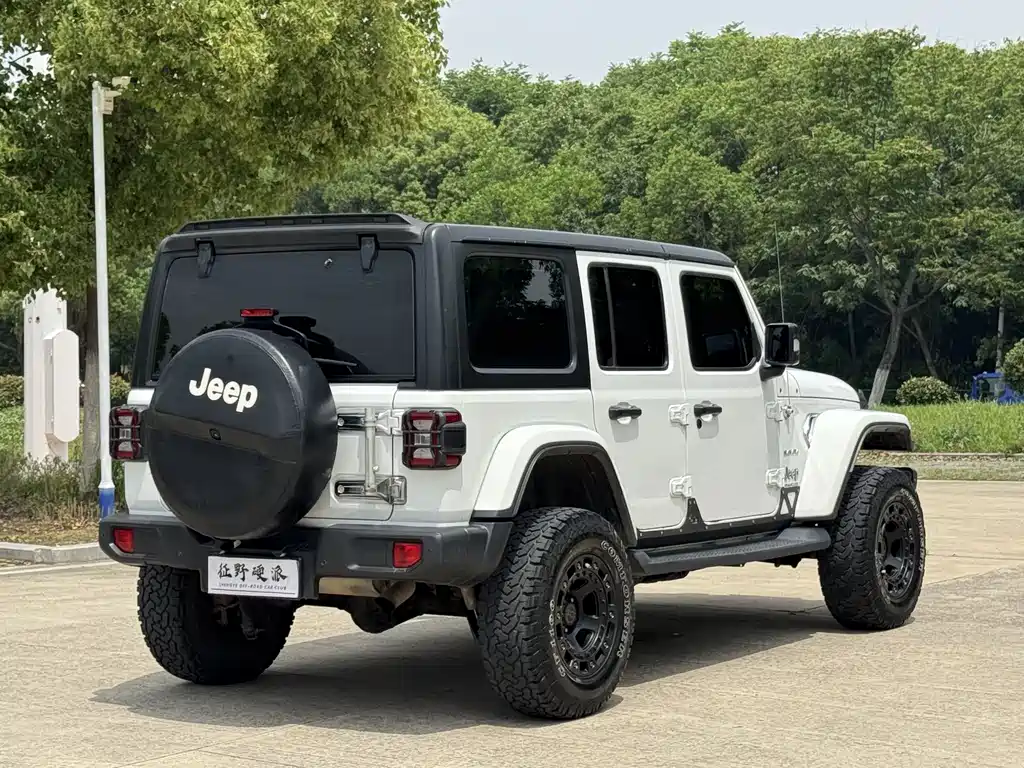 Jeep Wrangler — фото 4