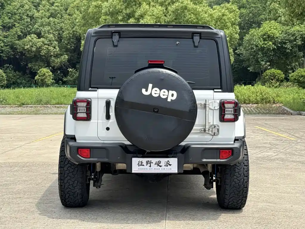 Jeep Wrangler — фото 5