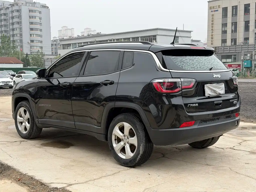 Jeep Compass — фото 3