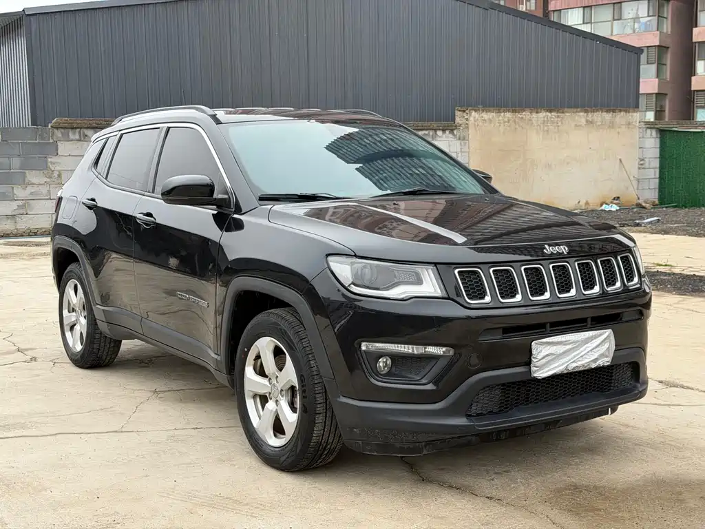 Jeep Compass — фото 6