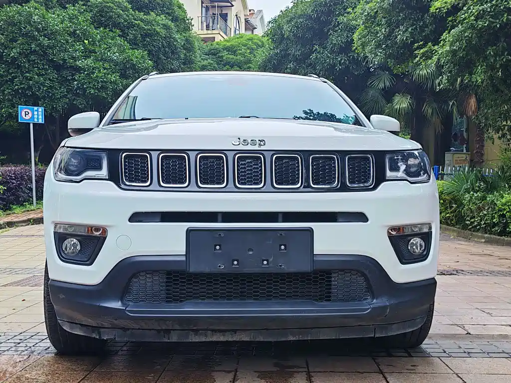 Jeep Compass — фото 2