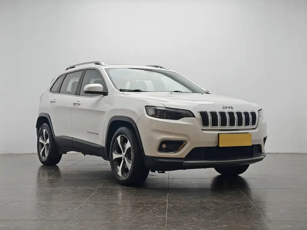 Jeep Cherokee — фото 2