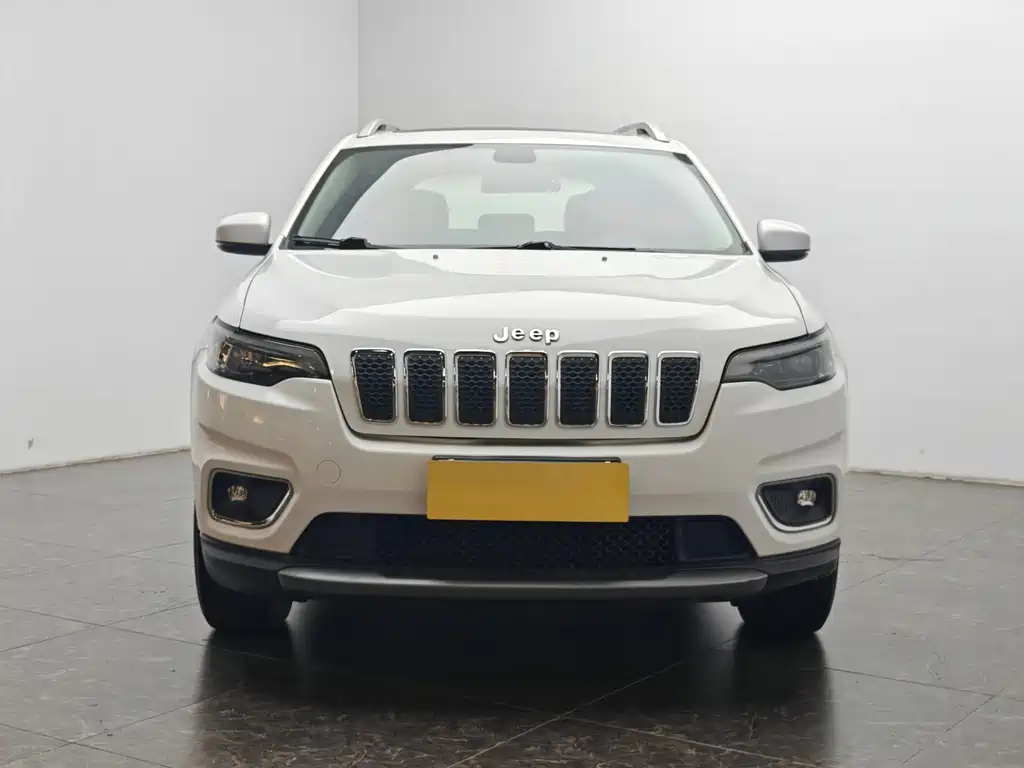 Jeep Cherokee — фото 5