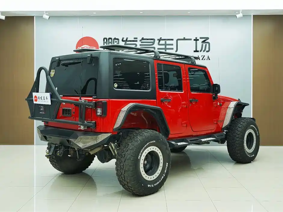Jeep Wrangler — фото 11