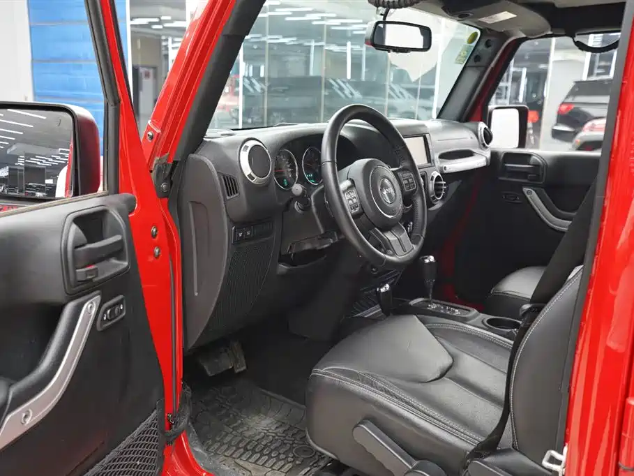 Jeep Wrangler — фото 3